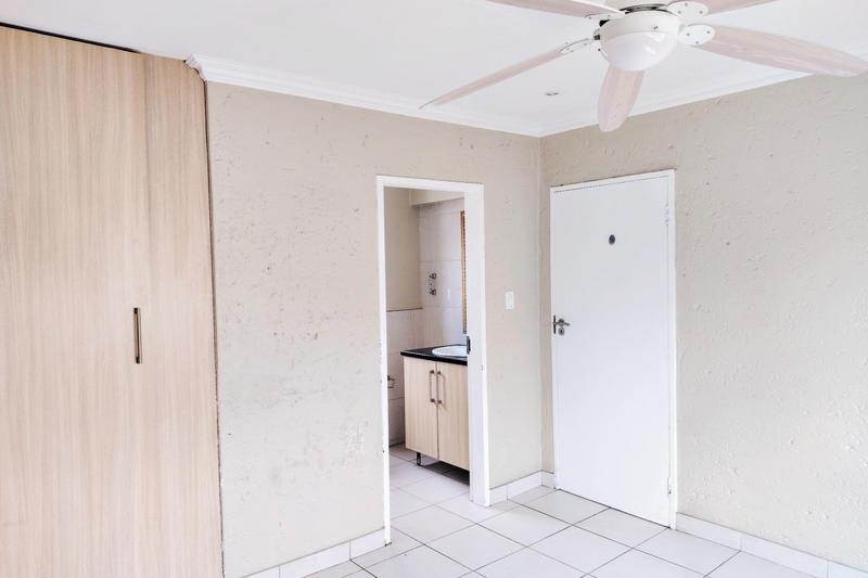 To Let 1 Bedroom Property for Rent in Bedfordview Gauteng