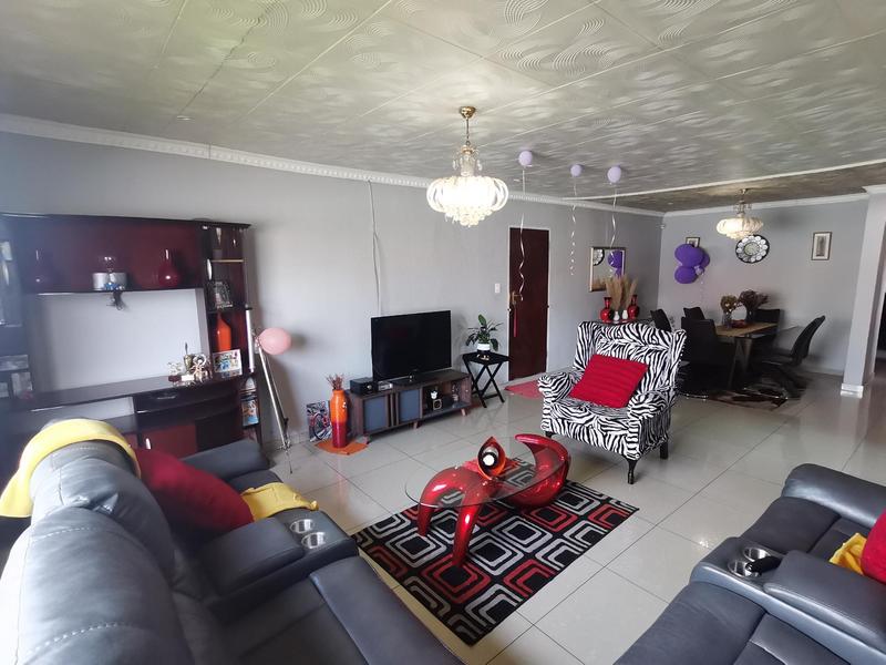 To Let 4 Bedroom Property for Rent in Vosloorus Ext 25 Gauteng