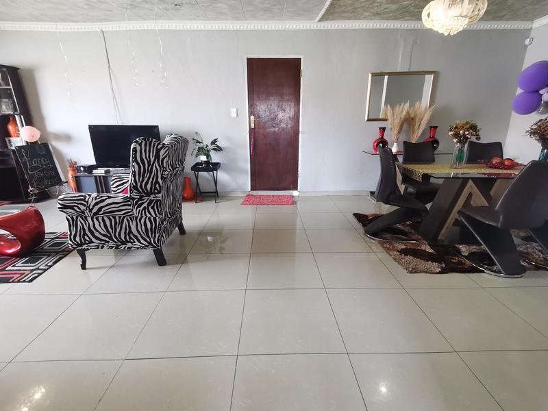 To Let 4 Bedroom Property for Rent in Vosloorus Ext 25 Gauteng