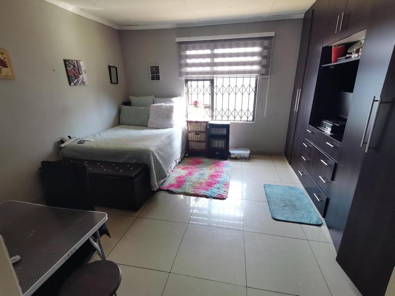 To Let 4 Bedroom Property for Rent in Vosloorus Ext 25 Gauteng