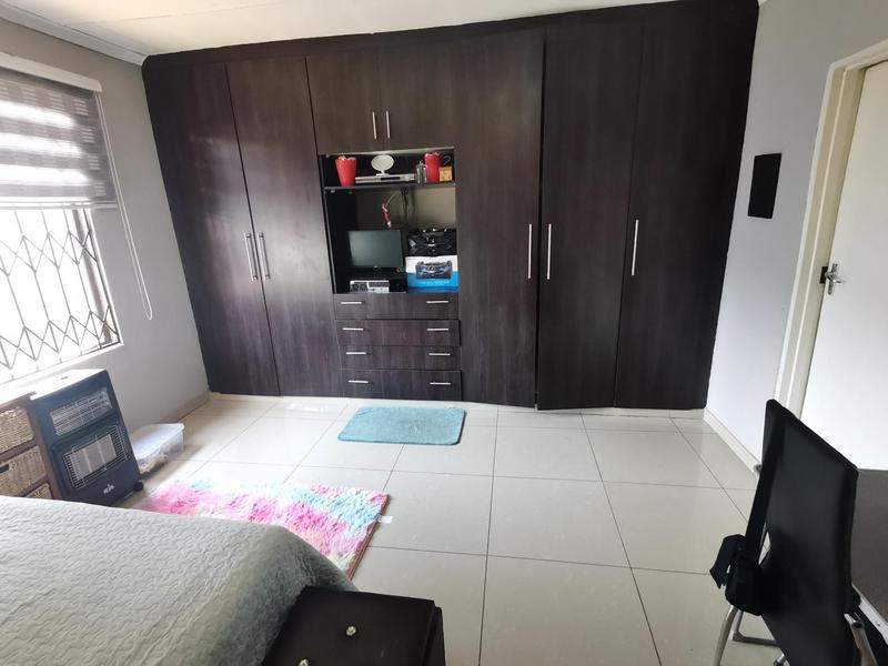 To Let 4 Bedroom Property for Rent in Vosloorus Ext 25 Gauteng