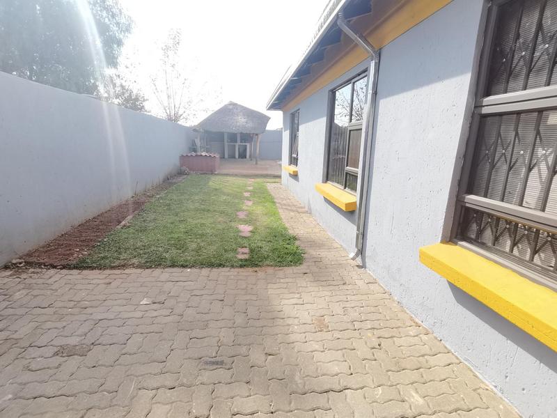 To Let 4 Bedroom Property for Rent in Vosloorus Ext 25 Gauteng
