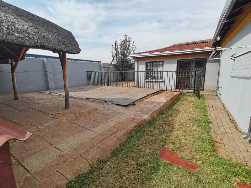 To Let 4 Bedroom Property for Rent in Vosloorus Ext 25 Gauteng