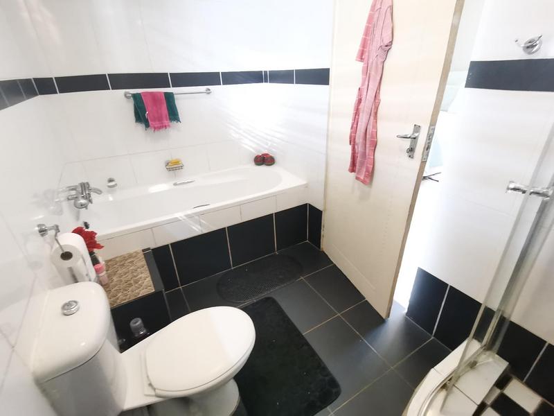 4 Bedroom Property for Sale in Vosloorus Ext 25 Gauteng
