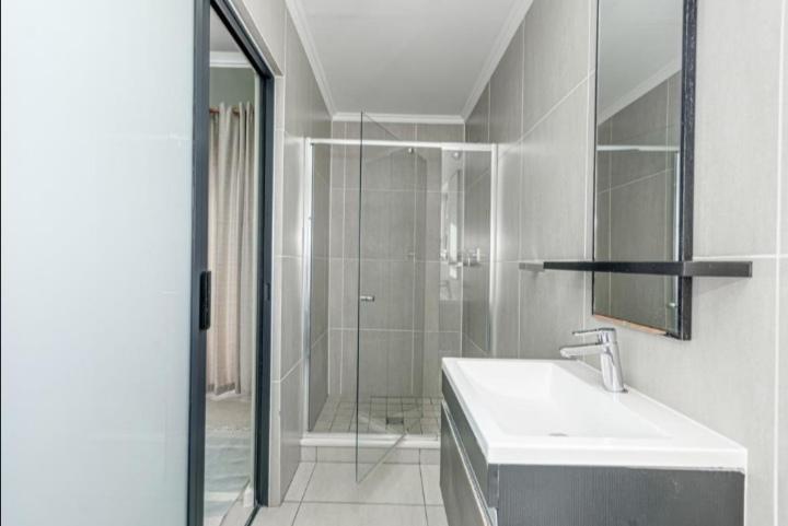 2 Bedroom Property for Sale in Modderfontein Gauteng
