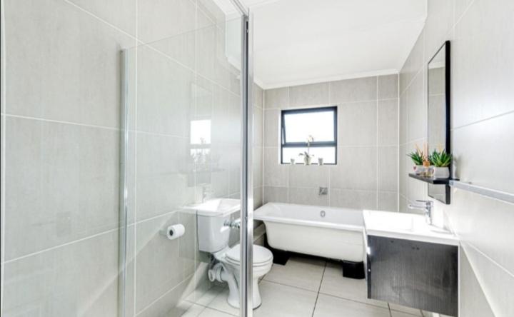 2 Bedroom Property for Sale in Modderfontein Gauteng