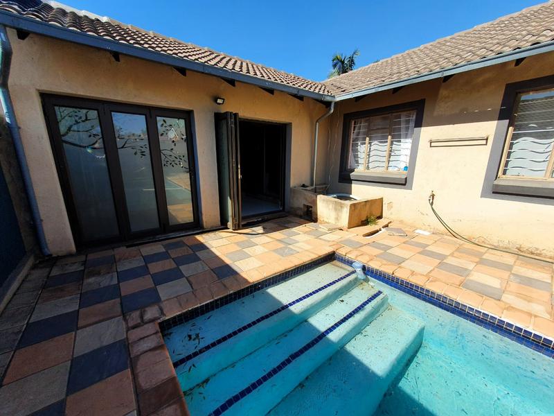 4 Bedroom Property for Sale in Dorandia Gauteng