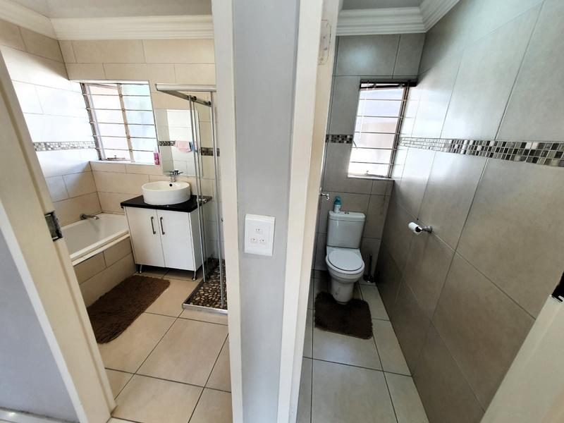 4 Bedroom Property for Sale in Dorandia Gauteng