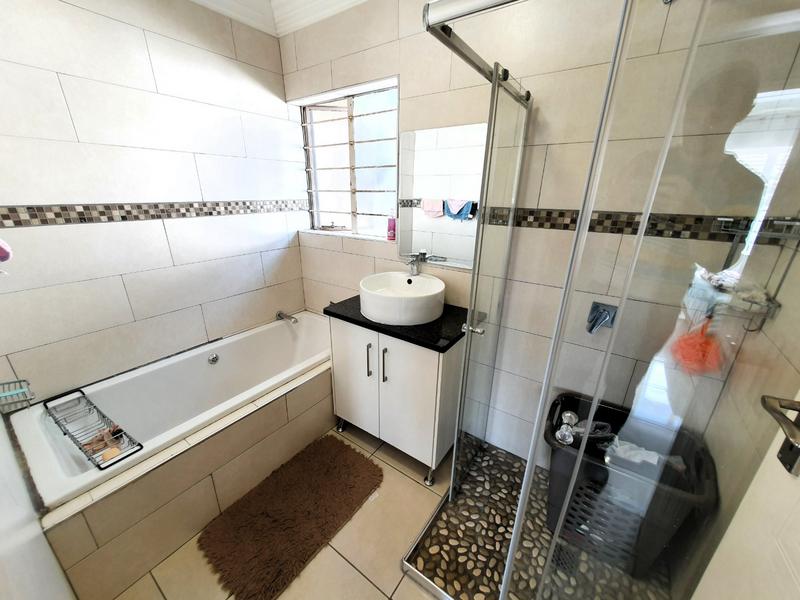 4 Bedroom Property for Sale in Dorandia Gauteng