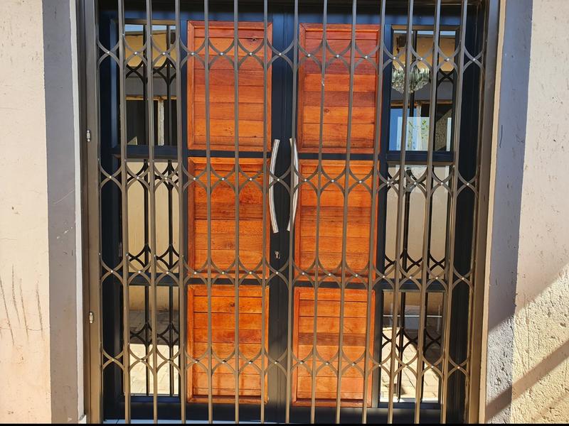 4 Bedroom Property for Sale in Dorandia Gauteng