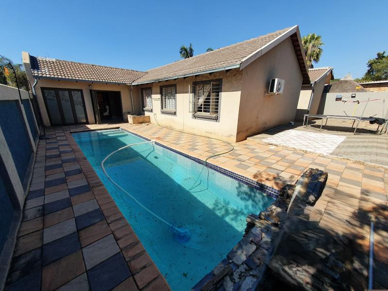 4 Bedroom Property for Sale in Dorandia Gauteng