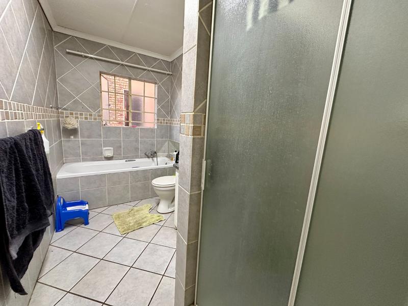 3 Bedroom Property for Sale in Florauna Gauteng
