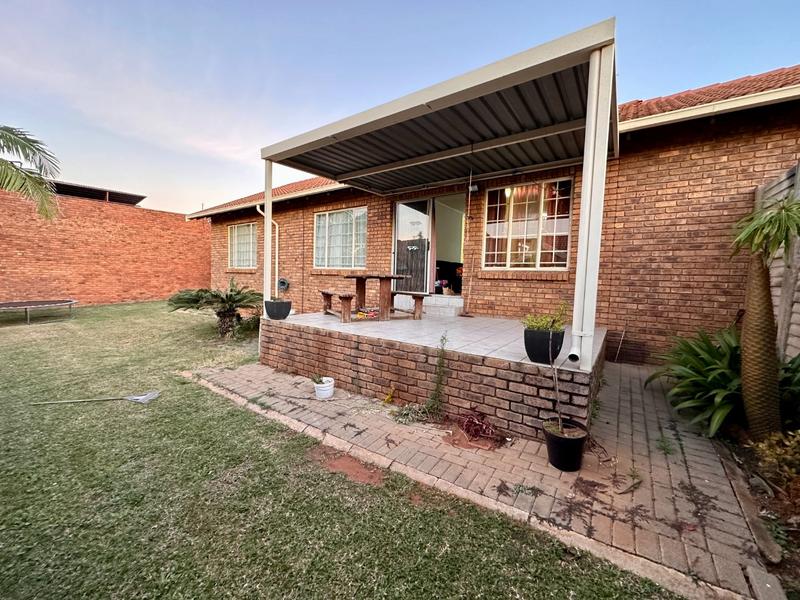 3 Bedroom Property for Sale in Florauna Gauteng