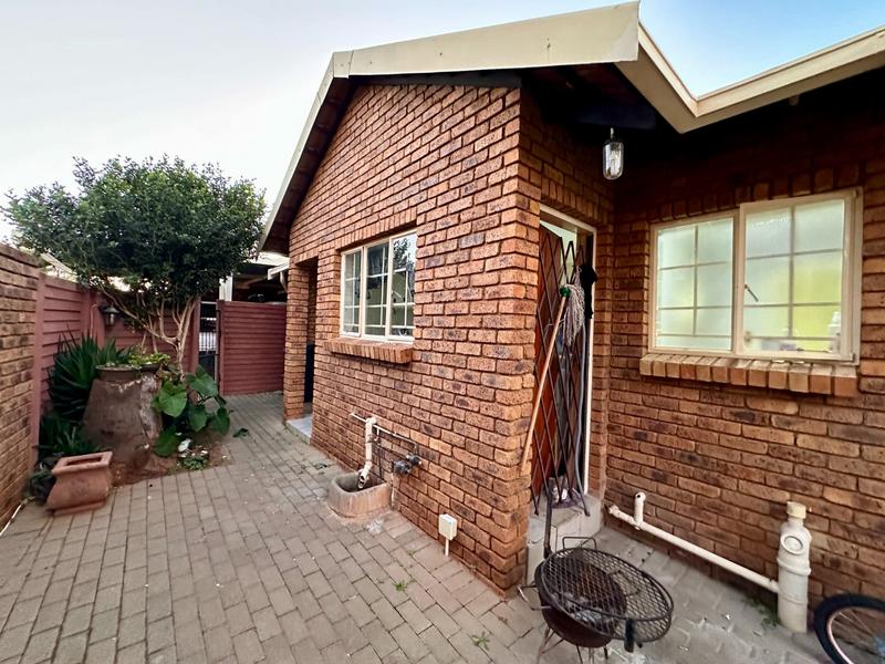 3 Bedroom Property for Sale in Florauna Gauteng