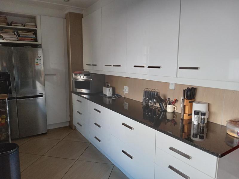 3 Bedroom Property for Sale in Buurendal Gauteng