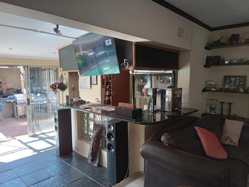 3 Bedroom Property for Sale in Buurendal Gauteng