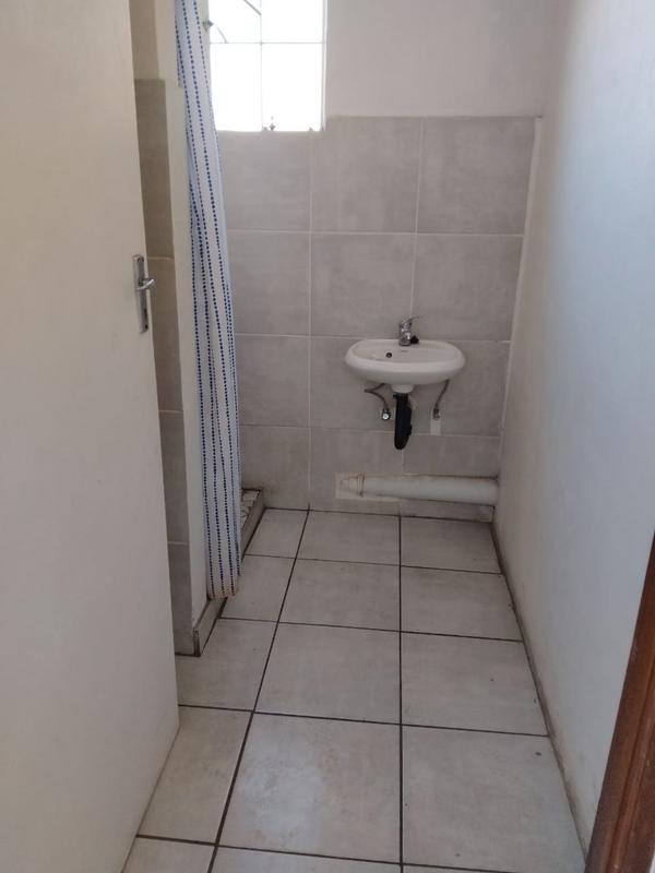 To Let 1 Bedroom Property for Rent in Malvern East Gauteng
