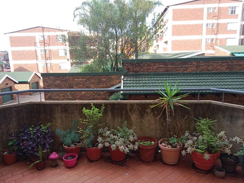 To Let 2 Bedroom Property for Rent in Primrose Hill Gauteng