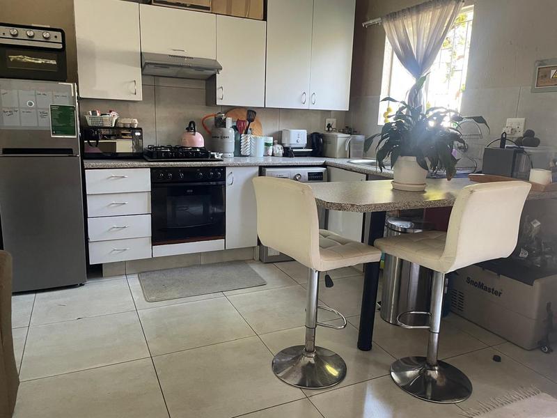To Let 2 Bedroom Property for Rent in Greenstone Hill Gauteng