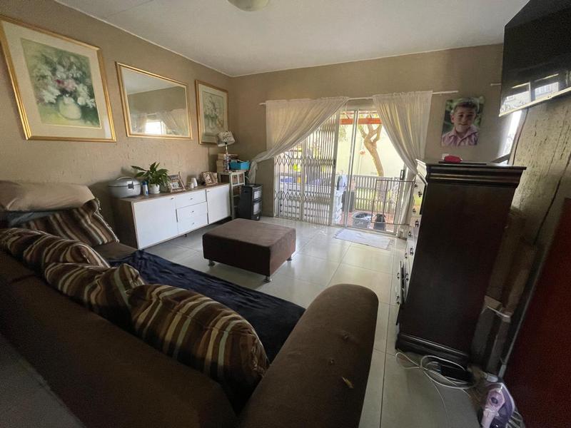 To Let 2 Bedroom Property for Rent in Greenstone Hill Gauteng