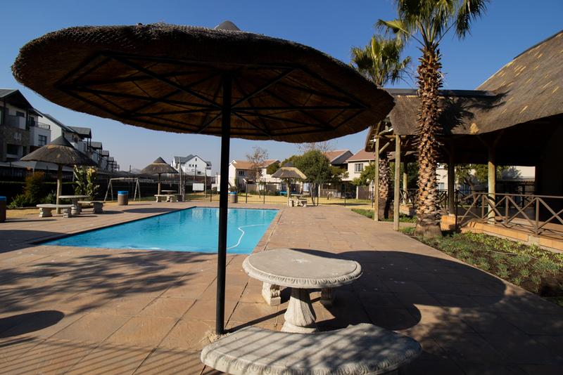 To Let 2 Bedroom Property for Rent in Greenstone Hill Gauteng