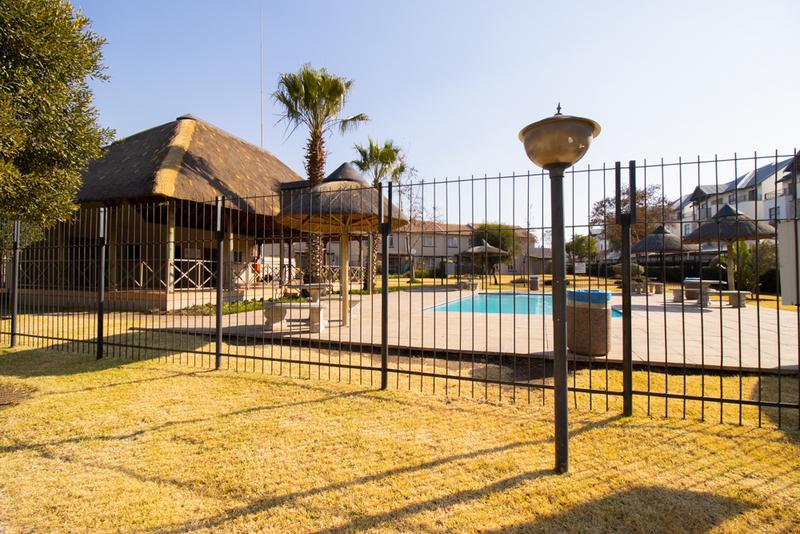 To Let 2 Bedroom Property for Rent in Greenstone Hill Gauteng