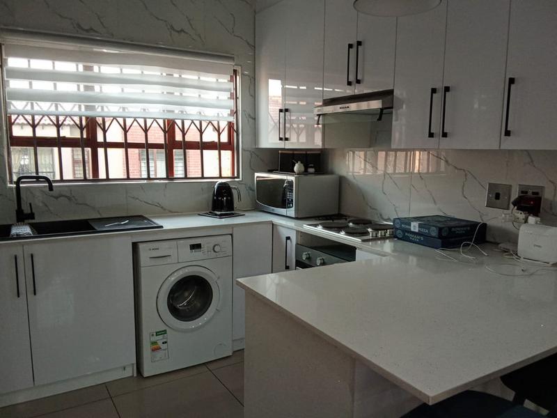 To Let 2 Bedroom Property for Rent in Vorna Valley Gauteng