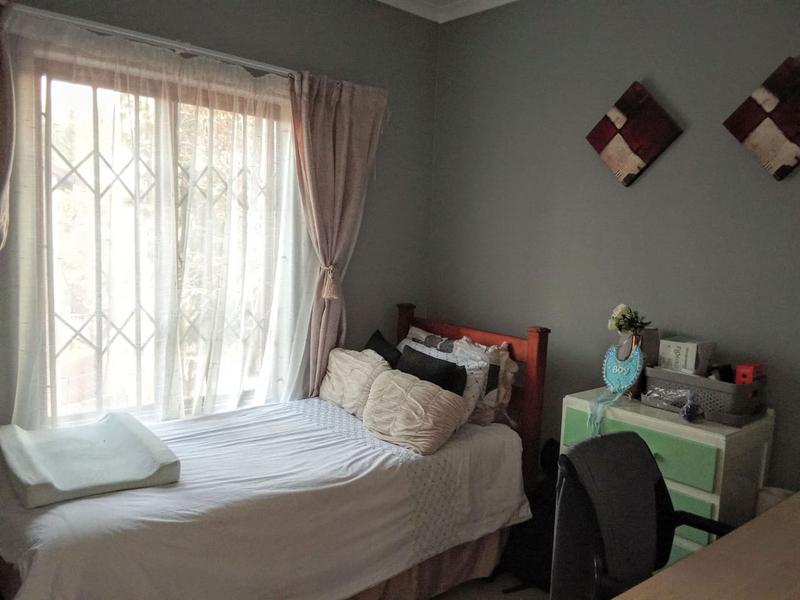 To Let 2 Bedroom Property for Rent in Vorna Valley Gauteng