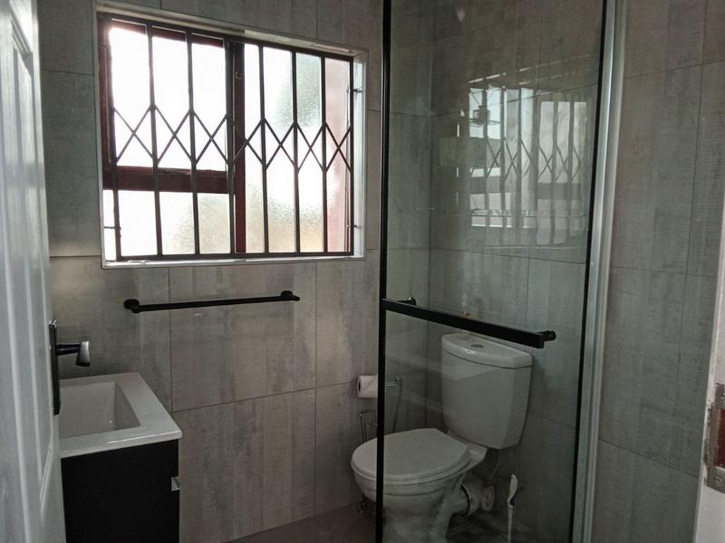 To Let 2 Bedroom Property for Rent in Vorna Valley Gauteng