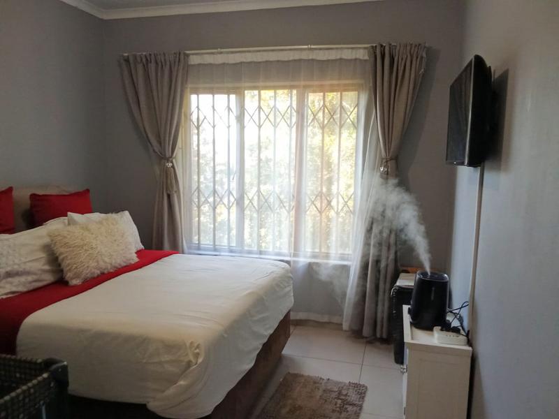 To Let 2 Bedroom Property for Rent in Vorna Valley Gauteng