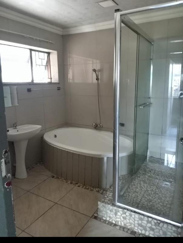 To Let 3 Bedroom Property for Rent in Wannenburghoogte Gauteng