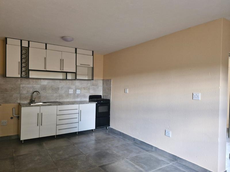To Let 1 Bedroom Property for Rent in Birch Acres Gauteng