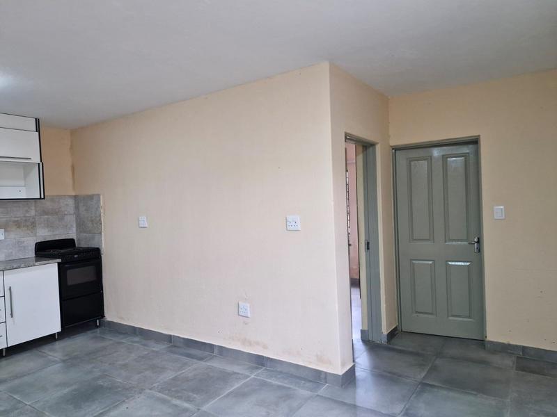 To Let 1 Bedroom Property for Rent in Birch Acres Gauteng