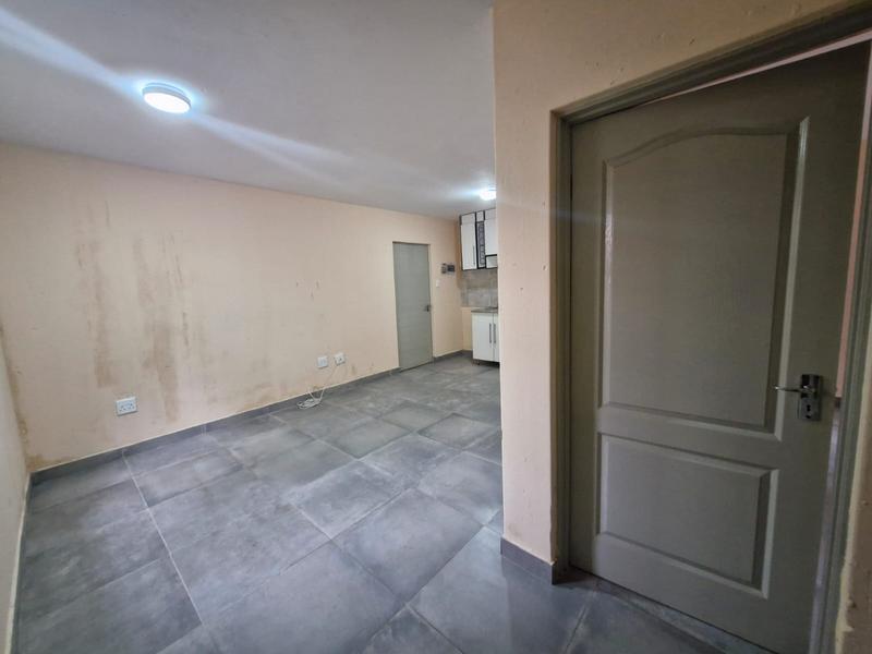 To Let 1 Bedroom Property for Rent in Birch Acres Gauteng