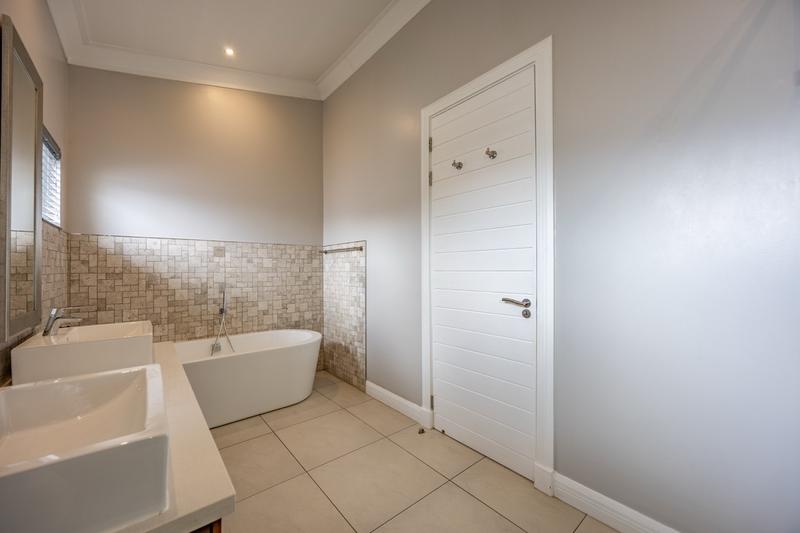 3 Bedroom Property for Sale in Waterkloof Ridge Gauteng