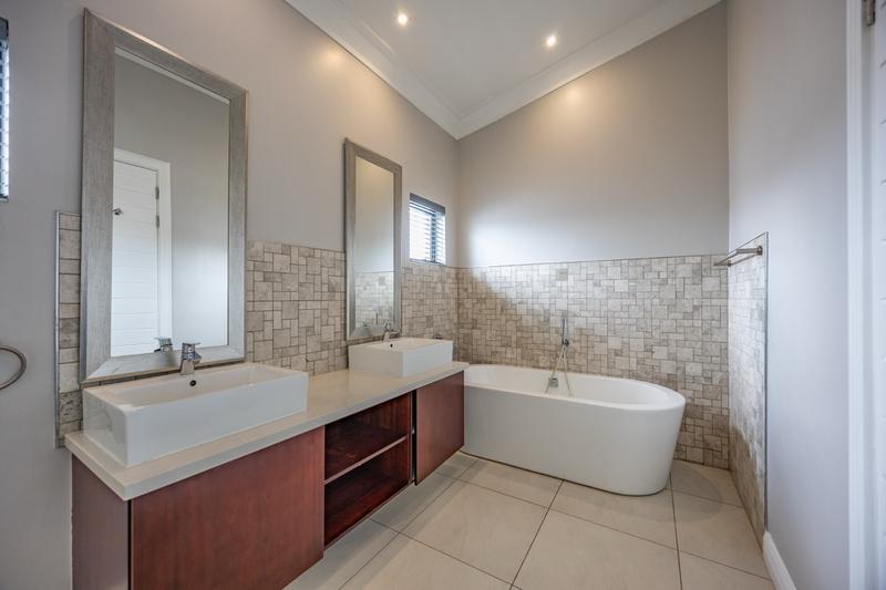 3 Bedroom Property for Sale in Waterkloof Ridge Gauteng