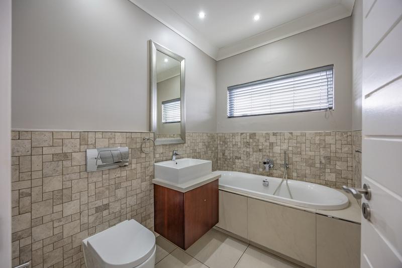 3 Bedroom Property for Sale in Waterkloof Ridge Gauteng
