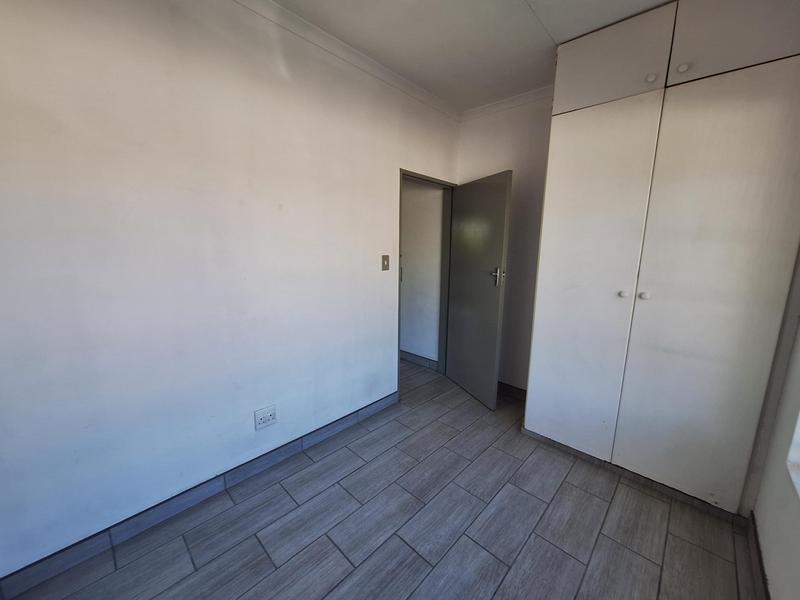 To Let 2 Bedroom Property for Rent in Rooihuiskraal Gauteng