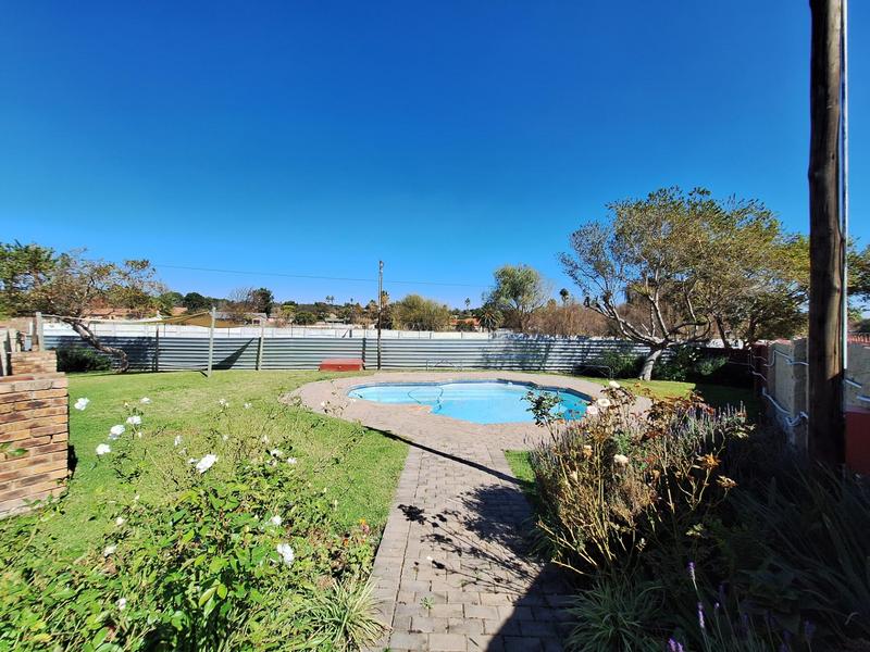 To Let 2 Bedroom Property for Rent in Rooihuiskraal Gauteng