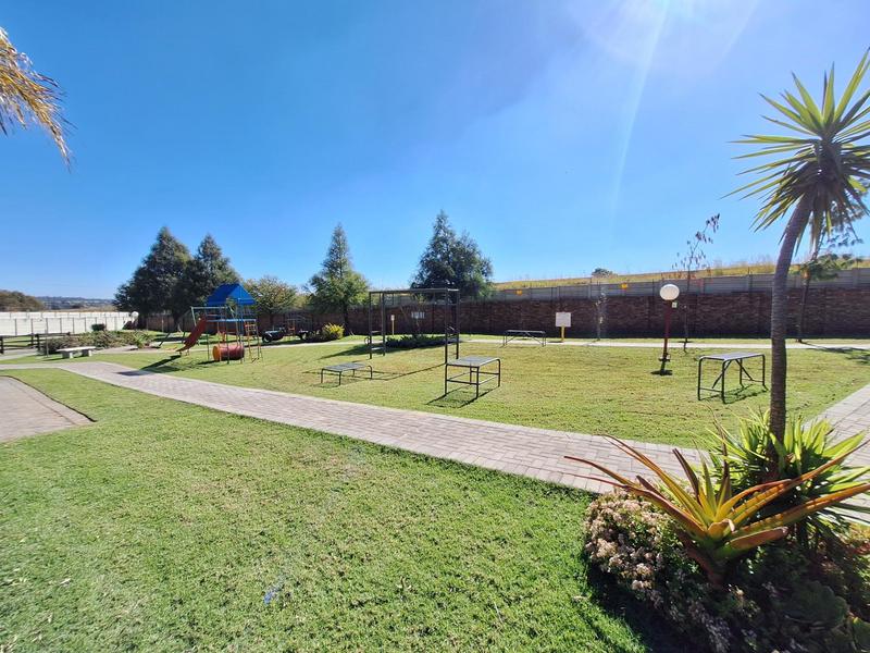 To Let 2 Bedroom Property for Rent in Rooihuiskraal Gauteng