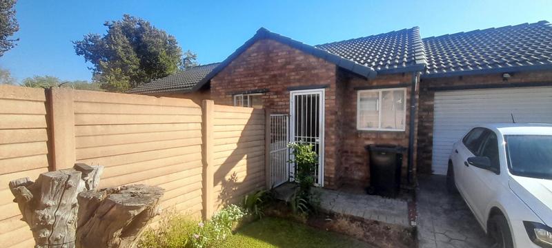 To Let 3 Bedroom Property for Rent in Rooihuiskraal North Gauteng