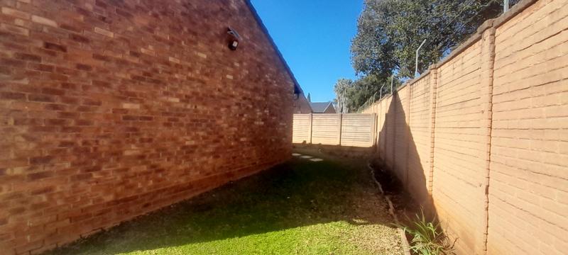 To Let 3 Bedroom Property for Rent in Rooihuiskraal North Gauteng