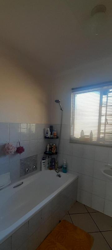 To Let 3 Bedroom Property for Rent in Rooihuiskraal North Gauteng