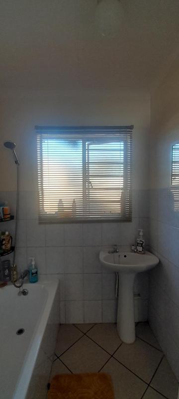 To Let 3 Bedroom Property for Rent in Rooihuiskraal North Gauteng