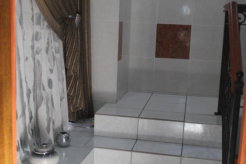 5 Bedroom Property for Sale in Fourways Gauteng