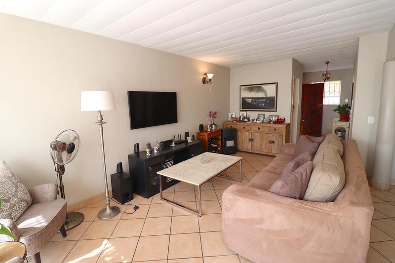 To Let 3 Bedroom Property for Rent in Fairland Gauteng