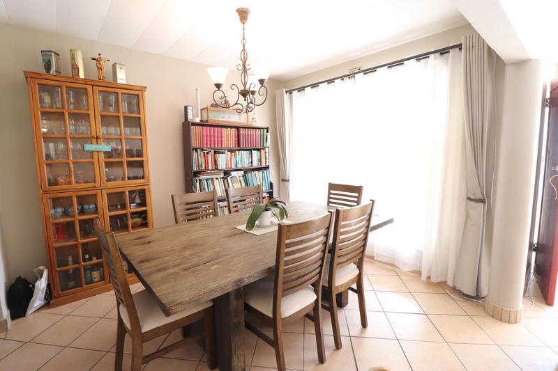 To Let 3 Bedroom Property for Rent in Fairland Gauteng
