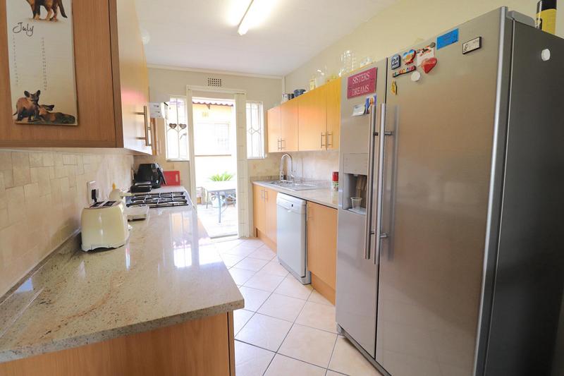 To Let 3 Bedroom Property for Rent in Fairland Gauteng