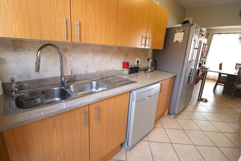 To Let 3 Bedroom Property for Rent in Fairland Gauteng