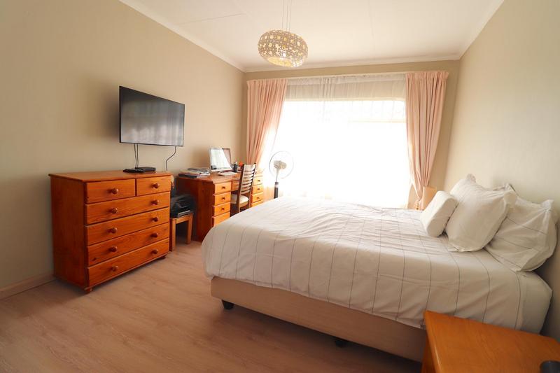 To Let 3 Bedroom Property for Rent in Fairland Gauteng